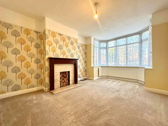 3 Bedroom House To Rent In Beeches Avenue, Acocks Green, B27