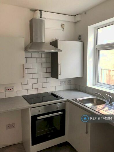 2 Bedroom Semi-Detached House To Rent In Skellow Road, Carcroft, Doncaster, DN6