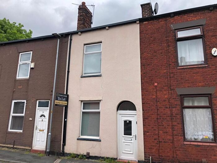 2 Bedroom Terraced House To Rent In Oak Street, Tyldesley, M29