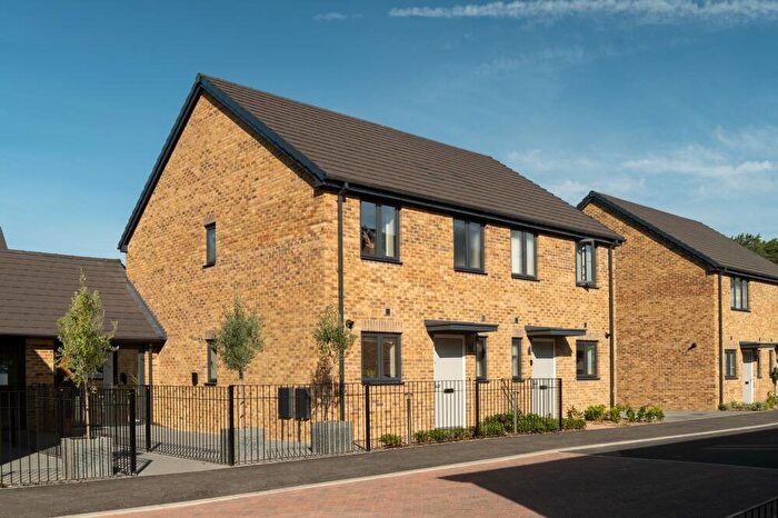 3 Bedroom Semi Detached House For Sale In Station Road Bordon, GU35