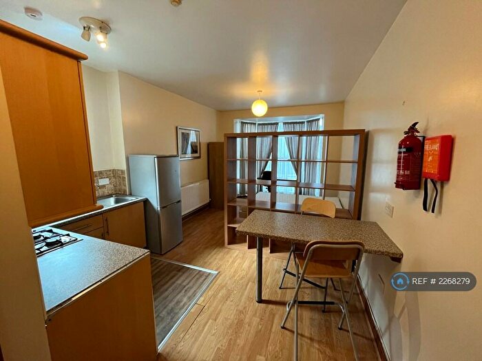 Studio To Rent In St. James Gardens, Swansea, SA1