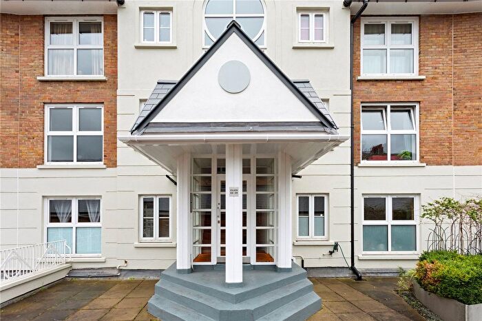 2 Bedroom Flat For Sale In London Terrace, Hackney Road, London, E2