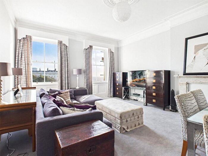 1 Bedroom Apartment To Rent In Adelaide Crescent, Hove, East Sussex, BN3