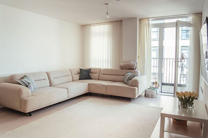 1 Bedroom Flat For Sale In Wych Elm, Harlow, CM20