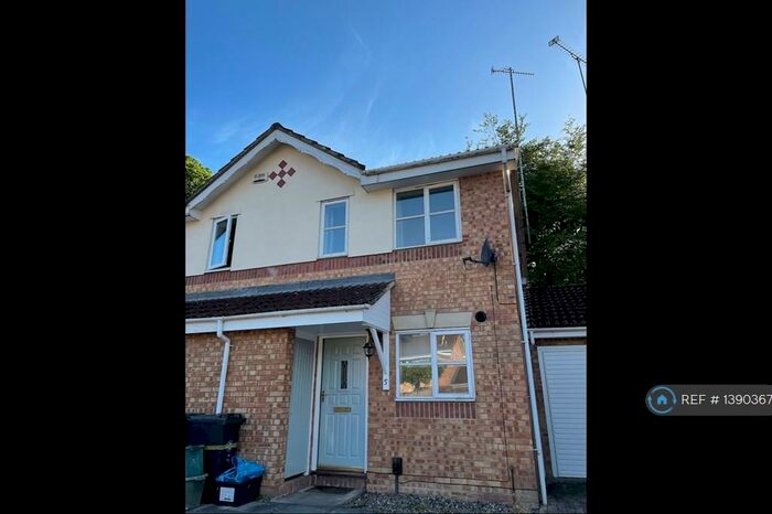 2 Bedroom Semi-Detached House To Rent In Birchwood Court, Bristol, BS4