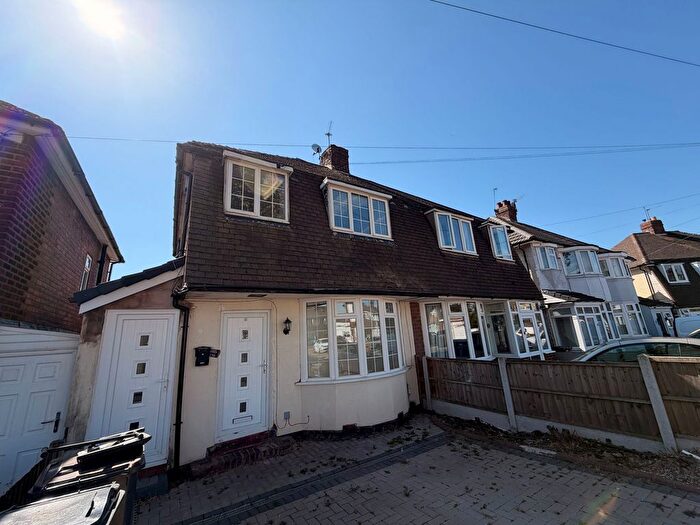 3 Bedroom Semi Detached House To Rent In Hollydale Road, Birmingham, B24
