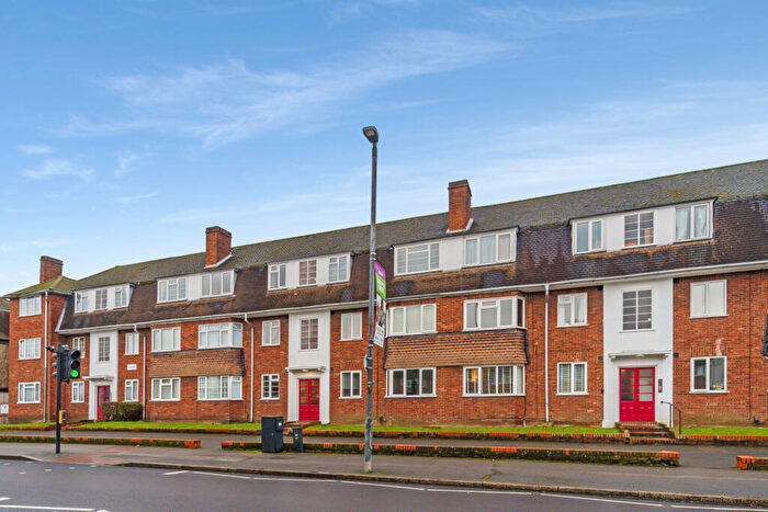 2 Bedroom Apartment For Sale In Central Gardens, Morden, SM4