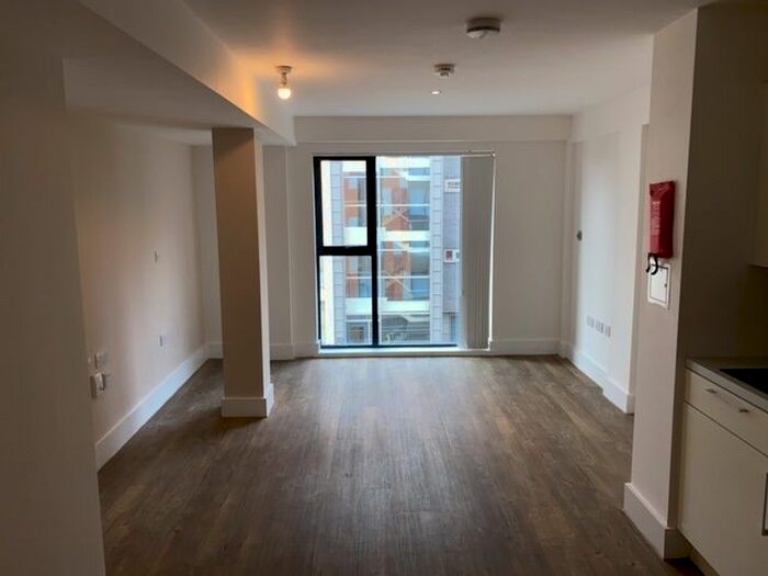 Studio To Rent In Scholes Stree, Oldham, OL1