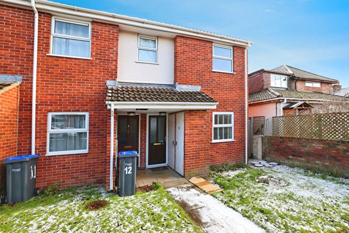 1 Bedroom Flat For Sale In Bulford Road, Durrington, Salisbury, SP4