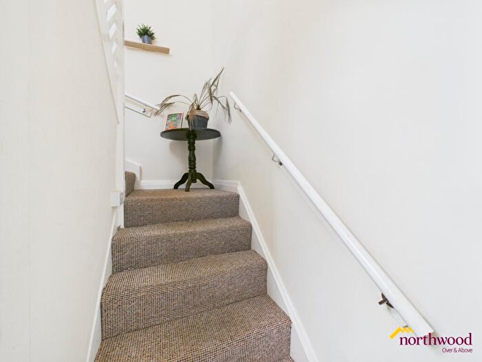 1 Bedroom Flat For Sale In Simonburn Ave, Hartshill, ST4