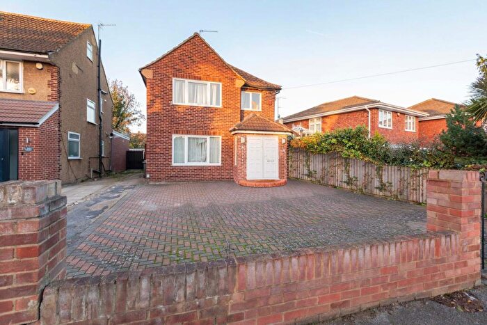3 Bedroom Detached House For Sale In Langley Road, Langley, SL3