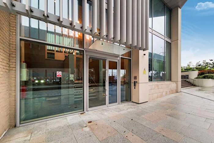 1 Bedroom Flat To Rent In Discovery Tower, Canning Town, London, E16