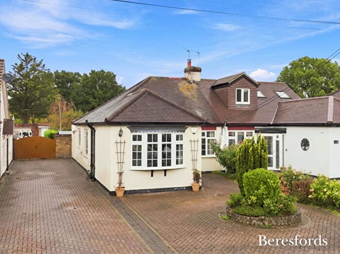 3 Bedroom Bungalow For Sale In Cadogan Avenue, West Horndon, CM13