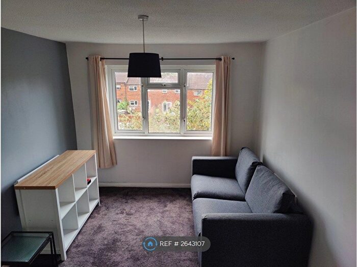 1 Bedroom Flat To Rent In Kirkstall Close, Swindon, SN5