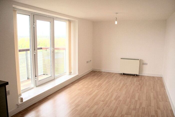 3 Bedroom Apartment To Rent In Lakeside Rise, Manchester, M9