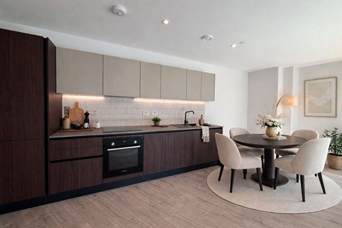 2 Bedroom Flat For Sale In Huntley Wharf, Reading, Berkshire, RG1