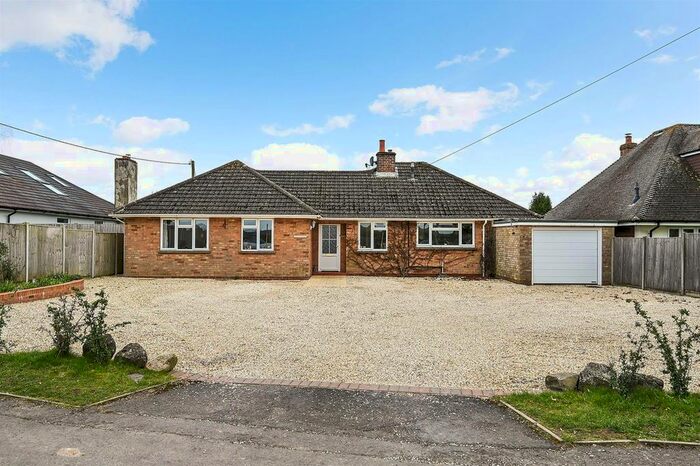 3 Bedroom Detached Bungalow For Sale In Micheldever Road, Whitchurch, RG28