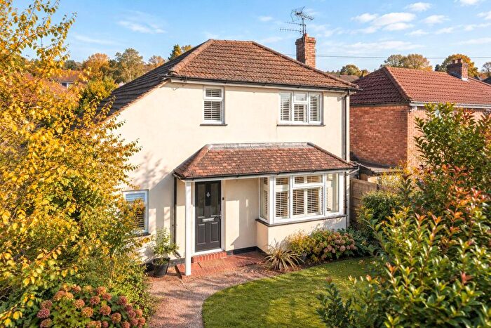 3 Bedroom Detached House For Sale In Franklyn Road, Godalming, Surrey, GU7