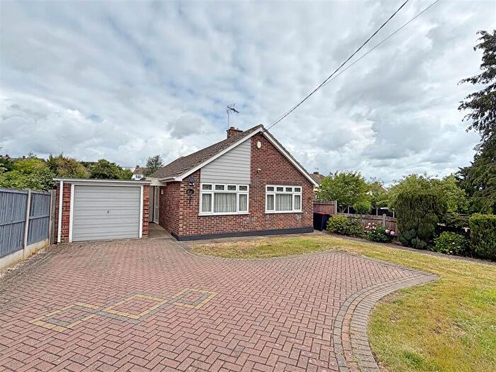2 Bedroom Detached Bungalow For Sale In Challis Lane, Braintree, CM7