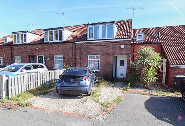 3 Bedroom Terraced House For Sale In Booth Close, Waterthorpe, Sheffield, S20