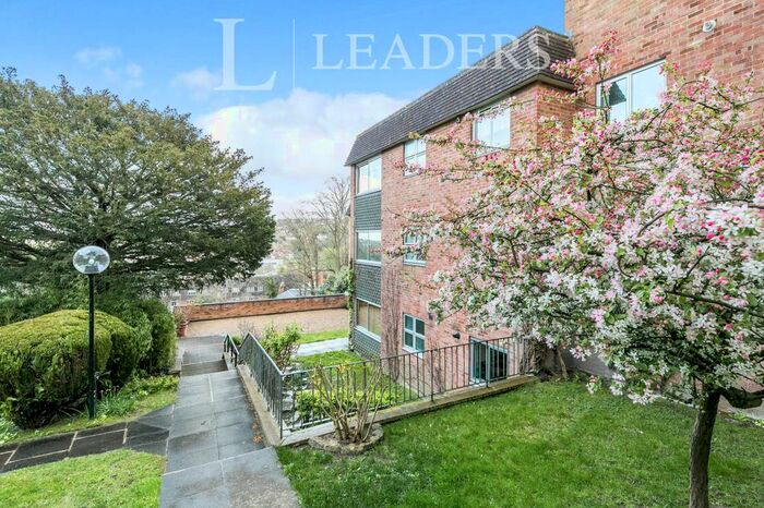 2 Bedroom Flat To Rent In West Mount, The Mount, Guildford, GU2