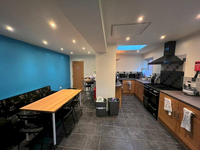 6 Bedroom Semi-Detached House To Rent In Old Mill Avenue, Canley, Coventry, CV4