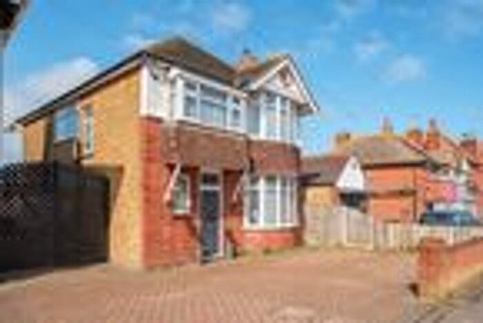 4 Bedroom Detached House For Sale In Hartsdown Road, Margate, CT9