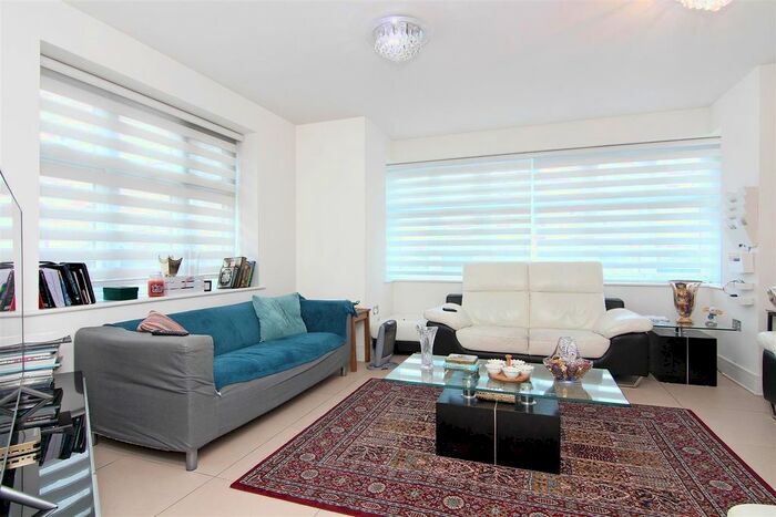 4 Bedroom Town House To Rent In Emerald Square, London, SW15