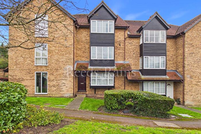 1 Bedroom Maisonette For Sale In Knights Manor Way, Dartford, Kent, DA1