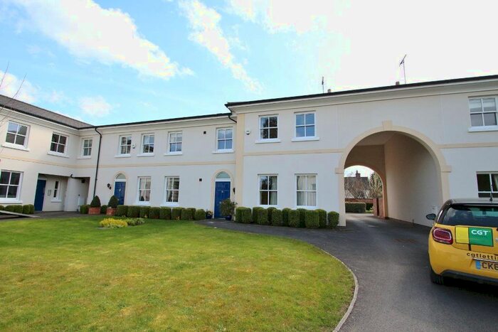 3 Bedroom Mews To Rent In Harefield Grove, The Park, Cheltenham, GL50