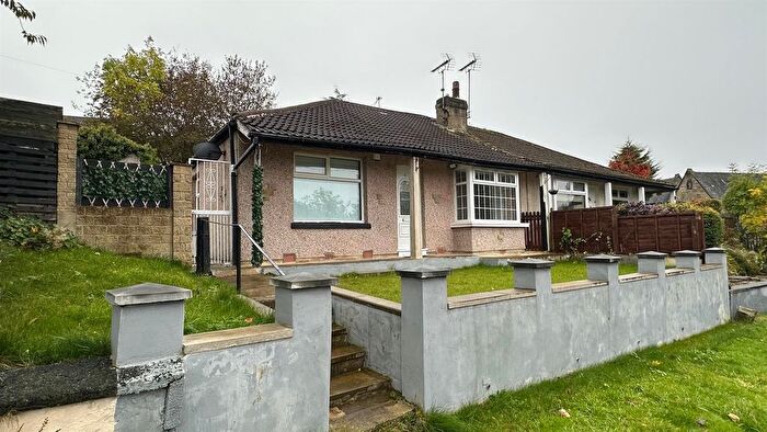 3 Bedroom Semi-Detached Bungalow To Rent In Ashbourne Gardens, Bradford, BD2