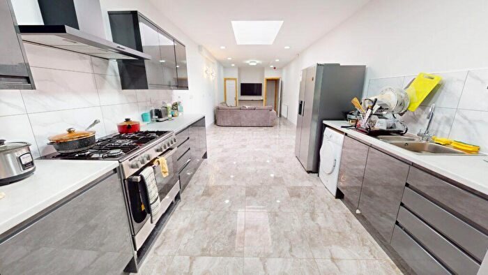 5 Bedroom House To Rent In Harrow Road, Selly Oak, Birmingham, B29