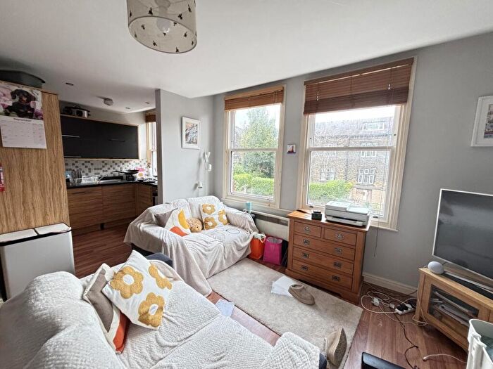 1 Bedroom Flat To Rent In Cardigan Road, Leeds, LS6