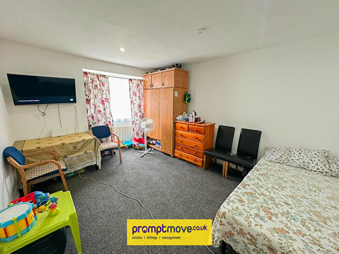 2 Bedroom Flat To Rent In Brecon Close Luton, LU1