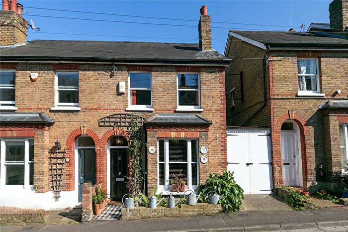 2 Bedroom End Terrace House For Sale In Houblon Road, Richmond, TW10