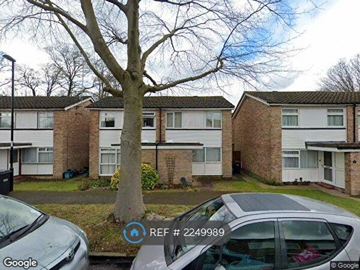 3 Bedroom Semi-Detached House To Rent In Nicola Close, South Croydon, CR2