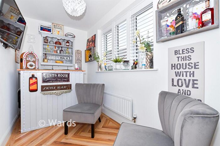 4 Bedroom Detached House For Sale In Mason Lane, Rochester, Kent, ME1