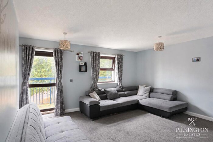 3 Bedroom Flat For Sale In Raglan Road, Plymouth, Devon, PL1