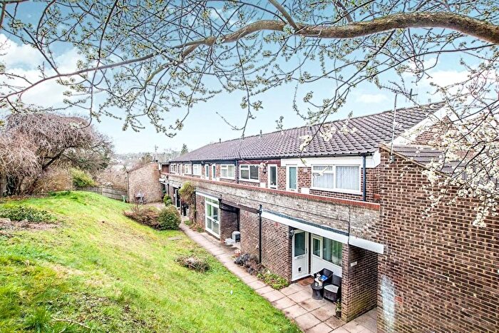 2 Bedroom Flat To Rent In Royal Court, Hemel Hempstead, Hertfordshire, HP3