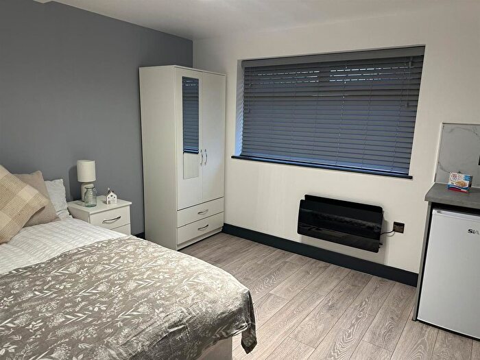 Studio To Rent In Thong Lane, Gravesend, DA12