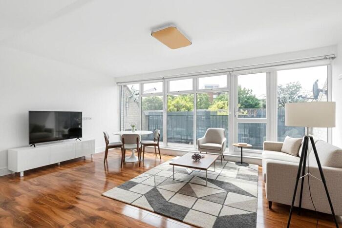 3 Bedroom Terraced House For Sale In Giles Coppice, London, SE19