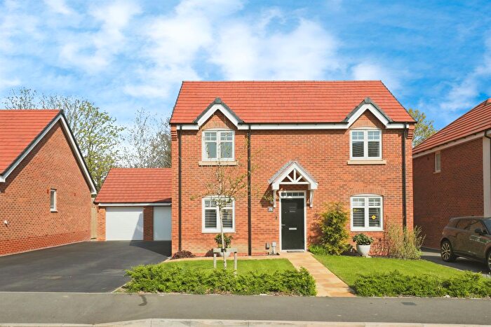 3 Bedroom Detached House For Sale In Sykes Road, Hampton Magna, Warwick, CV35