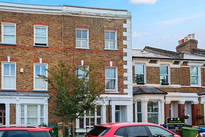 4 Bedroom Terraced House For Sale In Landcroft Road, London, SE22