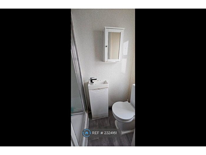 Studio To Rent In Denmark Road, London, SE25