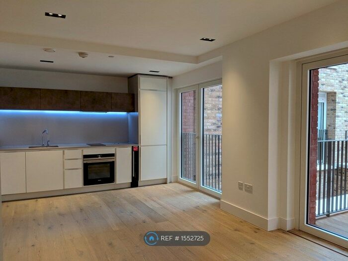 Studio To Rent In Exchange Gardens, London, SW8