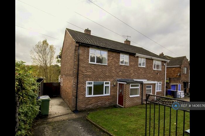3 Bedroom Semi-Detached House To Rent In Spital Lane, Chesterfield, S41