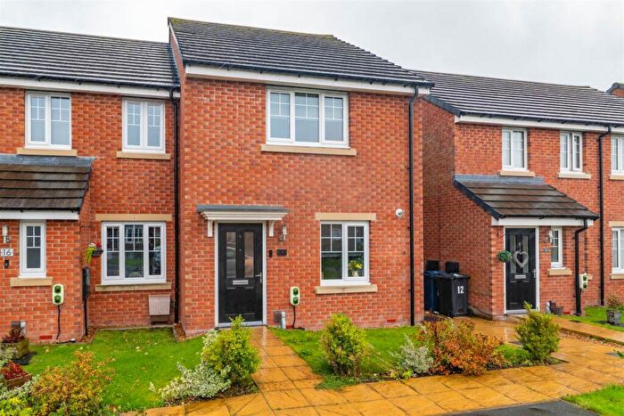 3 Bedroom End Of Terrace House For Sale In Herringbone Street, Farington Moss, Leyland, PR26