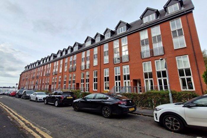 2 Bedroom Flat To Rent In Randolph Gate, Glasgow, G11
