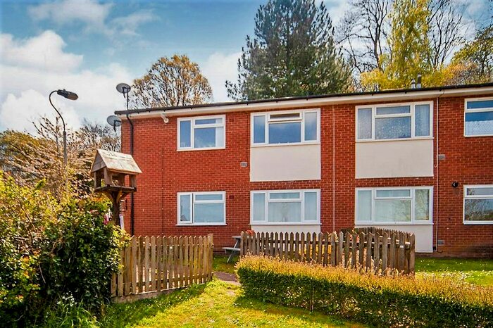 2 Bedroom Flat To Rent In Callins Close, Minehead, TA24