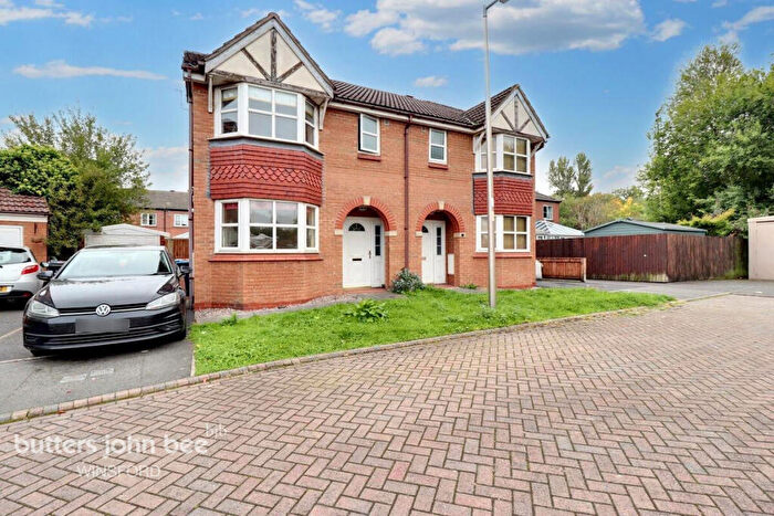 3 Bedroom Semi-Detached House For Sale In Mayfield Drive, Winsford, CW7